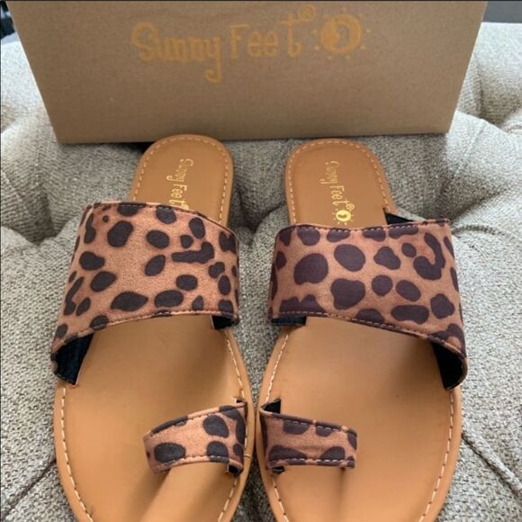 Leopard  Toe  Sandals - Picture 5 of 14